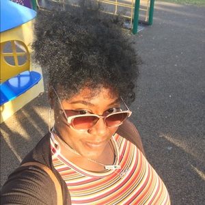 Meet your Posher, Helen